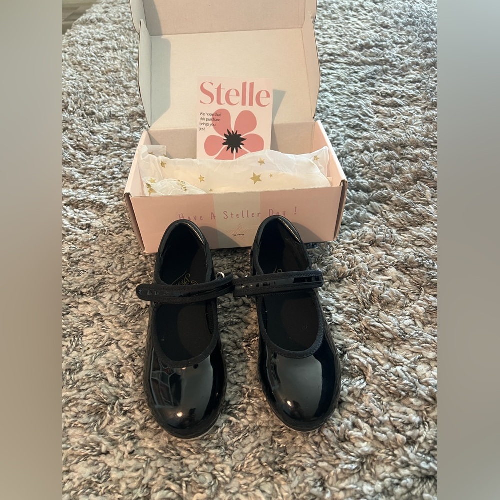 ❤️Stelle Glossy Black Tap Shoes, EUC